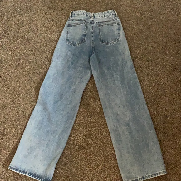 Blue jeans - Picture 2 of 4